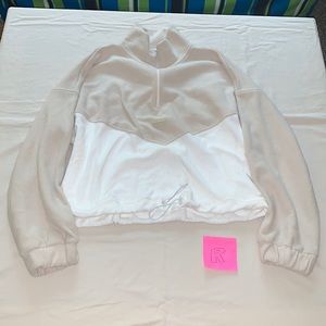 Long sleeved sweatshirt